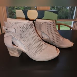 Earth Peeptoe Booties